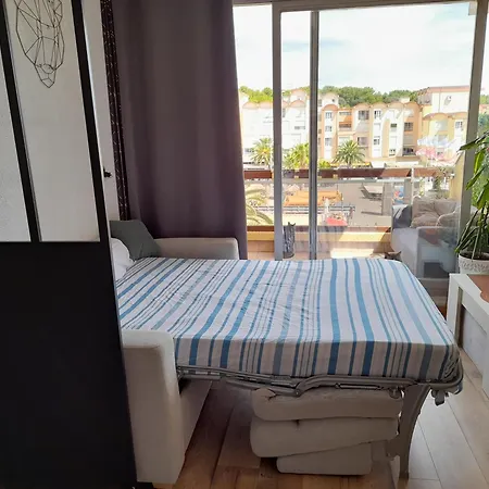 Equipe Vue Marina De Avec Piscine